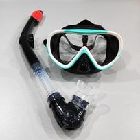 Professional diving goggles average size