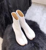 Prekės ženklo dizainas „Tabi“ batai su skeltu nosimi, stambūs aukštakulniai moteriški batai, odiniai „Zapatos Mujer“ mados rudens moteriški batai Botas Mujer 35 balta