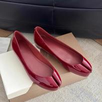 Fashion Loafers Tabi Single Flats Patent Leather Mary Jane Wedges Shoes Women Sneakers Shallow Mouth Split Toe Ballet Trainers Summer 35 raudona