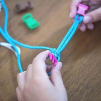 Pasidaryk pats Paracord apyrankių gaminimo rinkinys su apyrankės gaminimo sagtimis, Paracord pynimo, audimo įrankių rinkiniu