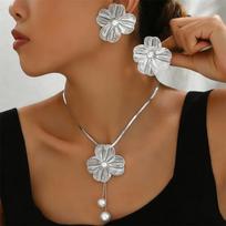 Romantic Flower Petal Imitation Pearl Pendant Choker Necklace Stud Earrings for Women 2026 Trendy Kpop Snake Chain Jewelry Sets