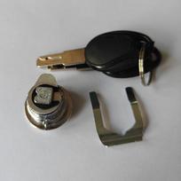 1 Set Cylinder Core Plug And Keys Motorcycle Top Box Lock For 25L 32L 36L 40L 45L 50L 55L 60L 65L 80L 85L 100L Top Case 1 Set
