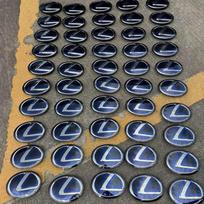 53141 30490 Originalus ACC radaro ženklelis Lexus ES300H ES350 2016-2018 RX350 RX450H 16-19 Priekinių grotelių emblema logotipas 53141-30490