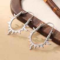 Vintage Ethnic Silver Color Metal Carving Geometry Semicircle Pattern Dangle Earrings for Women sidabras