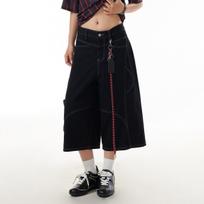 Unisex Multi-Pocket Denim Capris: Deconstructed Contrast Stitching, Wide-Leg Mid-Length Shorts for Summer. XL juoda
