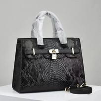 Chic & Textured Handbag — Stylish Tote, Shoulder, and Crossbody Bag for Women and Moms CLE juoda