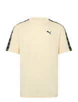 PUMA - Ess Elevated Tape Relaxed Tee - Sportiniai marškinėliai - Kreminė spalva