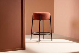 Venture Design Baro kėdė, Tucson, juodos kojos / Roasty Boucle, raudona