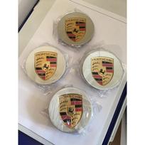 (Sidabrinis-65mm) 4 vnt. „Porsche“ ratlankių centrinių dangtelių, 65 mm stebulės ženklelio ir emblemos apsaugos