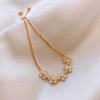 Elegant  Flower Push-Pull Bracelet Light Luxury Charm Bracelet Adjustable Jewelry Birthday Gift For Girls Women