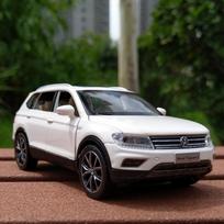 1:32 Tiguan SUV lieto lydinio žaislinio automobilio modelis su garsu ir šviesa Vaikams skirta žaislinė kolekcinė vertybė Gimtadienio dovana