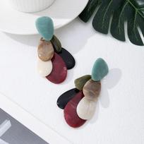 Advanced colored resin earrings with high-quality design charming earrings multi-layer solid color accessories 10*3.7 cm alabamos tamsiai raudona spalva