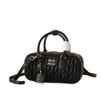 MIU klostytas bowlingo stiliaus krepšys, Premium tote Boston tipo, peties ir crossbody krepšys, madingas moteriškas rankinukas darbui ir laisvalaikiui, didelės talpos