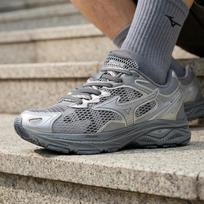 Mizuno Unisex D1GH2235-24 Road Running Shoes EU 43