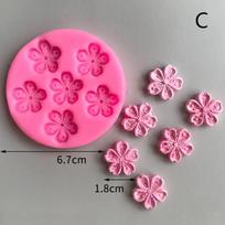Įvairių stilių gėlių kolekcija silikoninių formų „pasidaryk pats“ pyragas, papuoštas skystu šokoladiniu fondantu, dekoratyvine virtuvės kepimo forma