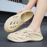 Hole shoes men wear beach sandals in summer with soft soles and non-slip 2025 new lightweight bag head cool slippers men 38