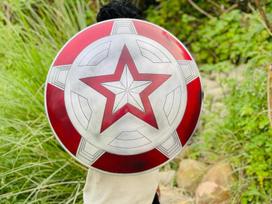 Red Guardian Shield: 22  Battle Armor Cosplay Shield raudona