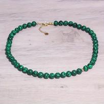 Malachite Beaded Choker Necklace with Gold Accents – Natural Stone Protection Jewelry for Women, Dainty Boho Gift žalia