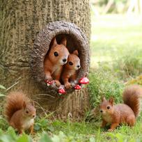 1 Tree Hole Parent Child Squirrel Tree Hanging, 3D Animal Tree Hanging, Home Wall Hanging, Resin Crafts