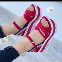 Women's Wide Width Platform Sandals, Buckle Strap Beach Shoes, European Style Wholesale Sandals in Stock 36 raudona