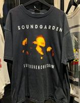 Vintage black Super Unknown Tour QT3008 t-shirt ON TREND Unisex T-Shirt L