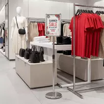 Promotions Stovo laikiklis ženklui 8,5x11 colių, reguliuojamo aukščio 76-131 cm, sidabrinis