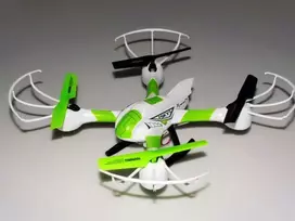 RC dronas Sky Hawkeye FPV 2,4 GHz su LCD monitoriumi