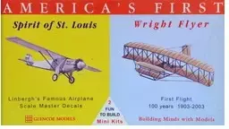 Plastikiniai lėktuvų modeliai Spirit of St Louis ir Wright Flyer
