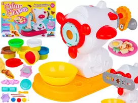 Žaislinė makaronų gaminimo mašinėlė su plastilinu ir priedais