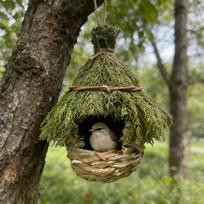 Natural Bird Handwoven Hanging Nest For Small Birds Outdoor Garden Bird Shelter For Sparrows Gardening Decorations Grandparents (as the picture,One Size)
