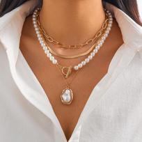 Wind Baroque Special-Shaped Pearl Collarbone Chain, Retro Metal Disc Pendant, Snake Bone Chain Necklace.