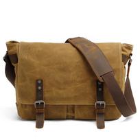 Men's Retro College-Style Crazy Horse Leather Crossbody Bag chaki