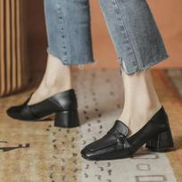 Fashion 2024 Hot Selling New Women's High Heels Autumn Thick Heel Glossy Designer Shoes Fashionable Women's Shoes Square Toe Loafers 35