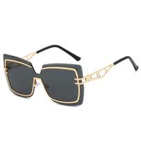 Luxury Designer Sunglasses Women Oversized Square Vintage Punk Shades Trendy Travel Glasses Fashion Brand
