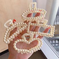Fashionable Gentle Pearl Grab Clip  Elegant & Chic Large Size Hair Claw Hair Clips Accessories For Women brown