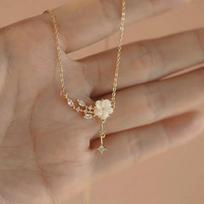 Elegant Zircon Camellia Choker Necklace for Women – French Retro Shell Flower Design Shell Camellia [Gold]