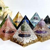 High-Quality Crystal Resin Pyramid Ornaments for Home Decoration