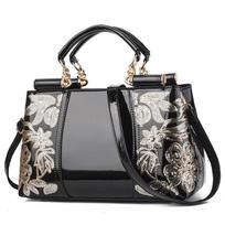 2023 New Lacquer Leather Shiny Face Women's Bag Middle Age Women's Handbag Retro Large Capacity Women's One Shoulder Crossbody Bag CLE 31x14x20cm