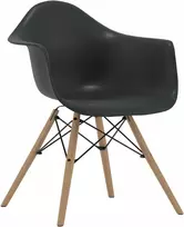 Eames formuota kėdė su medinėmis kojelėmis, medinė, juoda