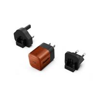Energizer Ultimate A20MUWO GaN kelioninis tinklo įkroviklis su EU / UK / US kištukais, USB-C, 20 W PD, riešutmedžio gumbų rašto