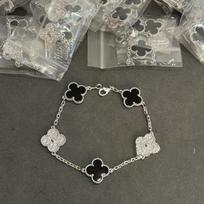 High-quality Four-leaf Clover Bracelet - Stylish and Elegant Women's Bracelet - Perfect Birthday Gift