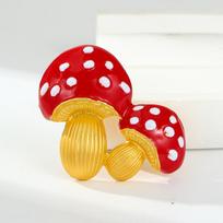 Red Mushroom Cheongsam Placket Accessories Retro High-end Cute Decorative Fashion Brooch 6*7CM