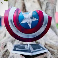 Battle-Damaged Captain America Shield Replica: Avengers Collectible - 22  Aluminum raudona