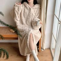 GMXIA Laid-back Style Bathrobe for Women, Flannel Cardigan, Hooded Pajama, Long Gown, Winter Loose and Comfortable Coral Velvet Bathrobe M