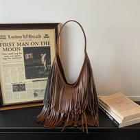 Vintage Tassel Women Shoulder Bag Fashiable Trend Large Capacity Magnetic Buckle Bucket Bags 2026 New Classic PU Underarm Bags (20cm<Max Length<30cm)