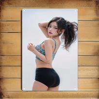 Iron Metal Wall Art Lingerie Durable Decor for Home Bar Bedroom Cafe Modern 2D Gift 20x30cm
