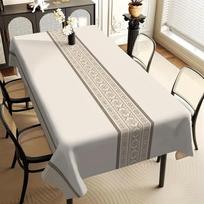 Crafted From Premium Polyester, This Tablecloth Has Fine Jacquard Weaving, Floral Embroidery and Hollow Cutouts. It Is Heat-resistant and Dustproof. 100x145cm