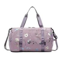 Graffiti Letters Printing Sport Gym Bag Wet Dry Compartment Waterproof Crossbody Duffle Bag Multi-Pocket Adjustable Strap violetinė