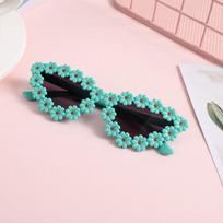 Cute Kids Sunglasses Colors Daisy Cat Eyes Sunglasses New 1-8 Year Old Baby Decorative Sunglasses Trendy Children's Sunglasses black