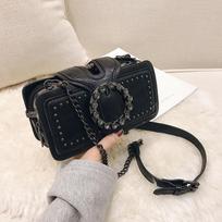 Senovinis pečių krepšys moterims PU odinis pažastų krepšys Madingas Kalnų krištolas su sagtimi Crossbody Krepšys Punk dizainerio rankenos viršuje 21x6x10cm juoda